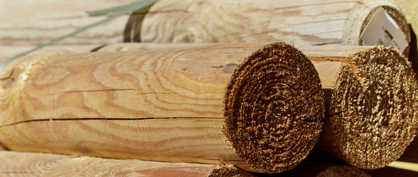 Große Holzbälle verwendet im Gartenbau.