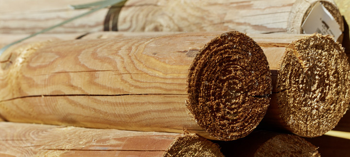 Große Holzbälle verwendet im Gartenbau.