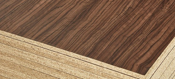 Furniertes Holz Farbe Nussbraun